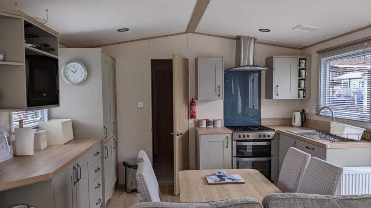 Luxury 2 Bedroom Caravan In Stunning Location Питлохри Екстериор снимка